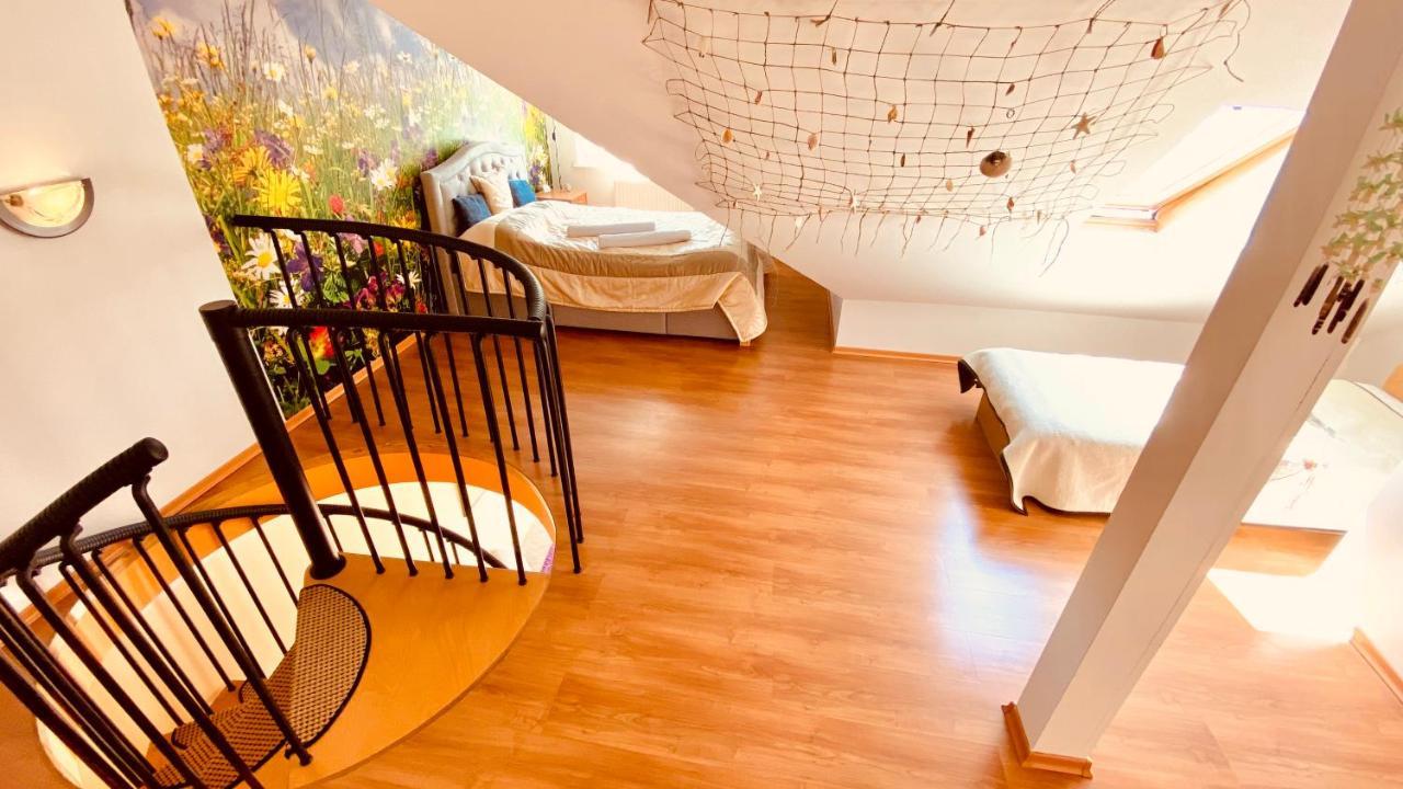 Sonnige Maisonette-Wohnung Mit Blick Auf Die Bucht Дзівнув Екстер'єр фото